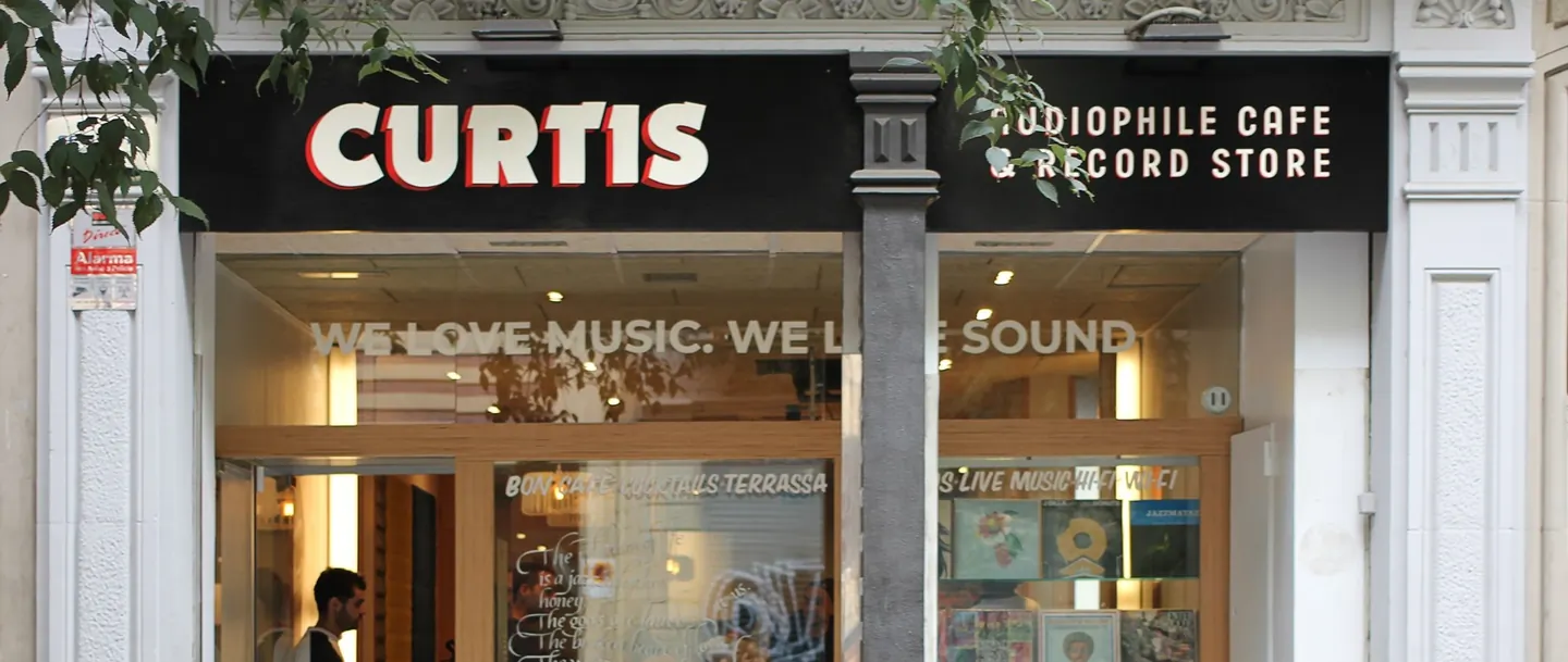 Ir a Curtis a tomar algo con música en directo